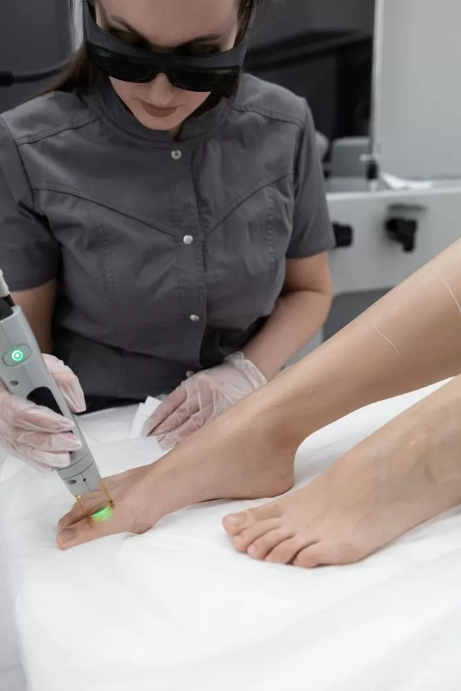 Эпиляция пальцев ног